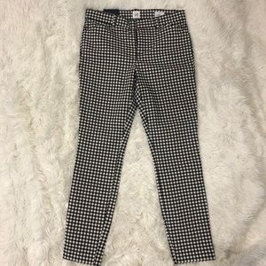 GAP PANTS SIZE 6
